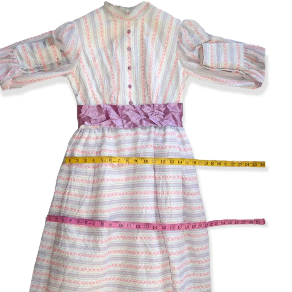 Cottagecore Prairie Vintage Floral Dress - Picture 7 of 12